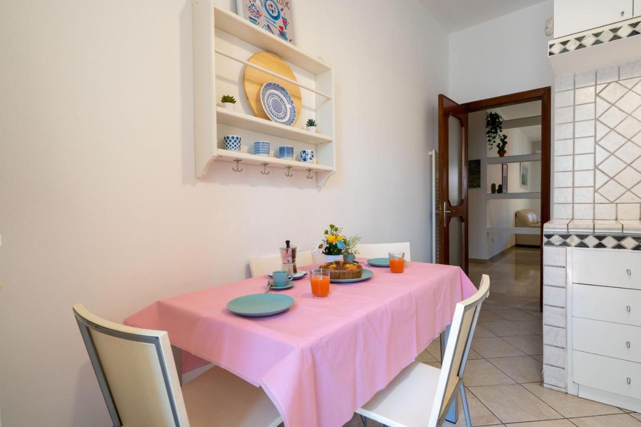Universita & Stazione Airy Apartment With Parking Bari Bagian luar foto