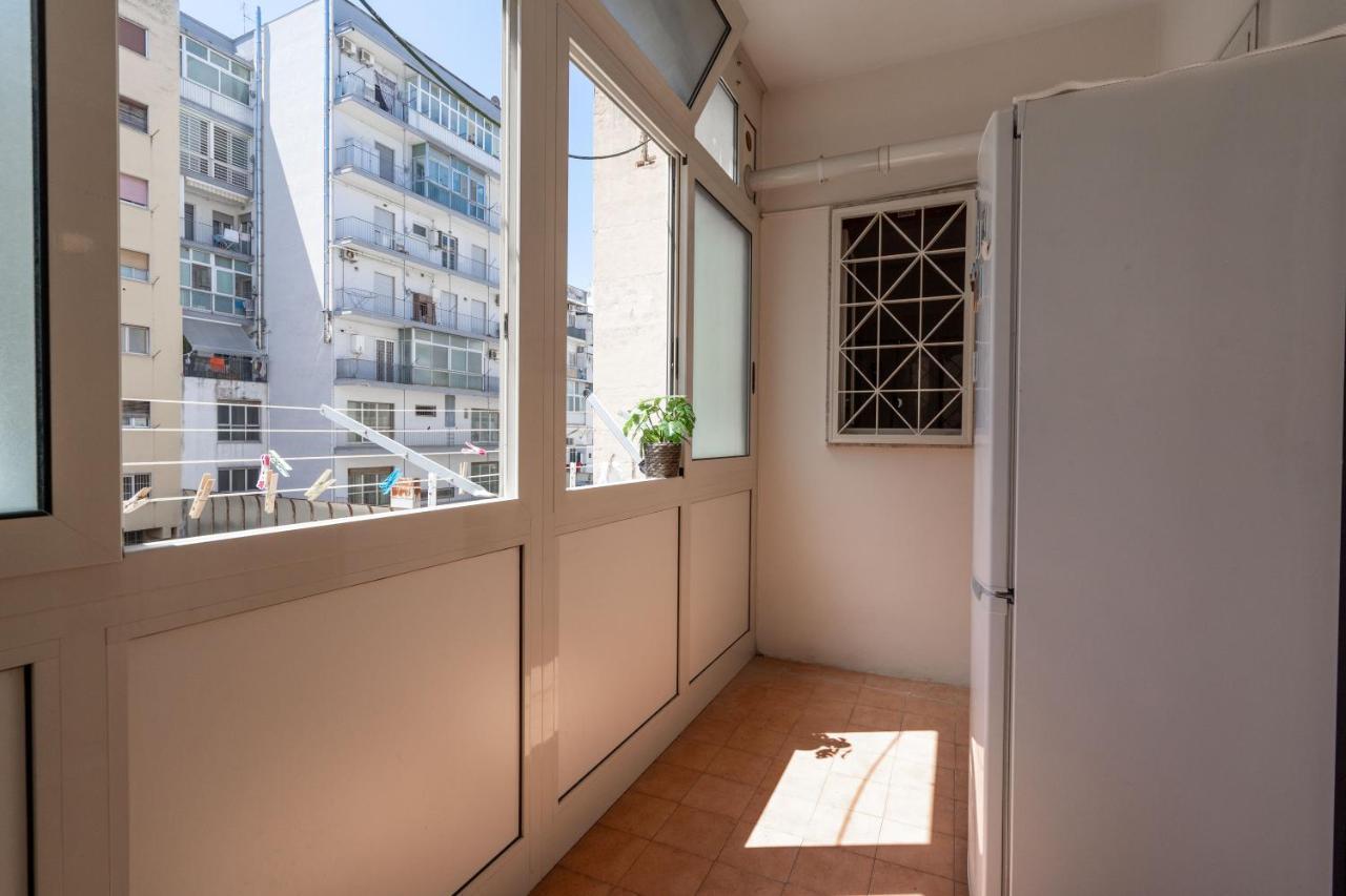Universita & Stazione Airy Apartment With Parking Bari Bagian luar foto